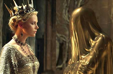Charlize Theron in Snow White and the Huntsman Mirror